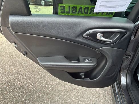 Used 2016 Chrysler 200 S AWD/4WD image 13