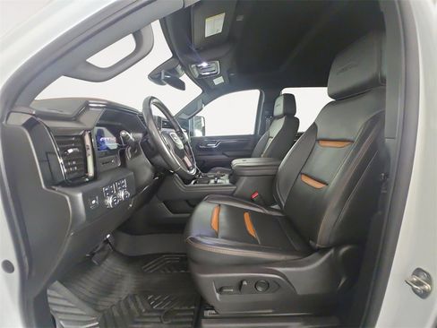 Used 2024 GMC Sierra 3500 AT4 image 9