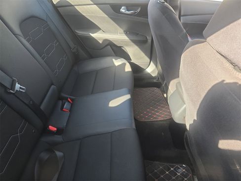 Used 2024 Kia Forte GT-Line image 11