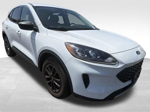Used 2022 Ford Escape SE FWD image 16
