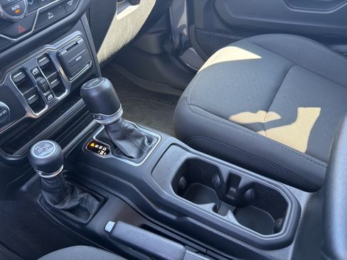 Certified 2023 Jeep Wrangler Unlimited w/ Cold Weather Group AWD/4WD image 20