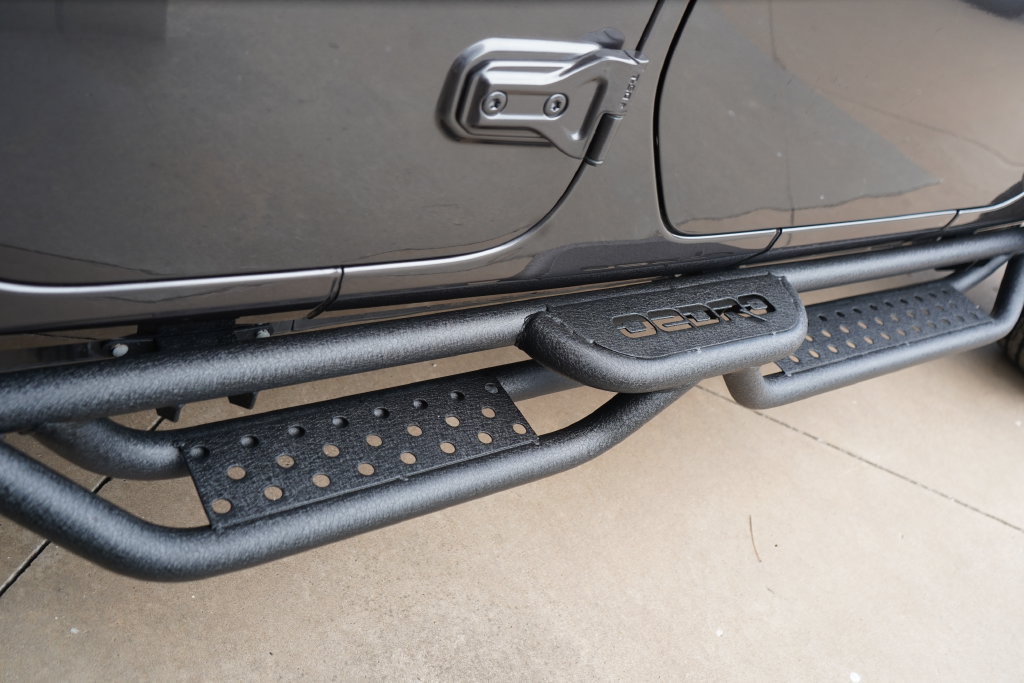 Used 2022 Jeep Wrangler Unlimited Sahara AWD/4WD image 9