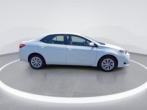 Used 2018 Toyota Corolla LE FWD image 10
