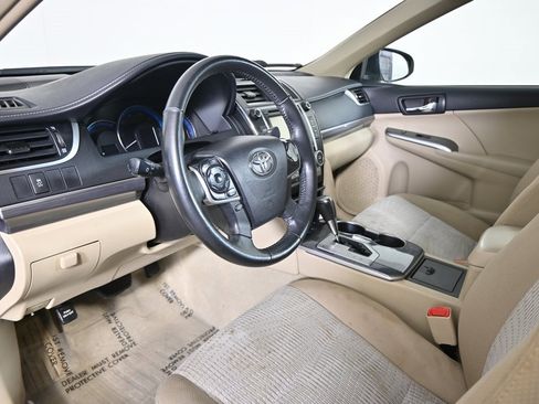 Used 2014 Toyota Camry LE image 22