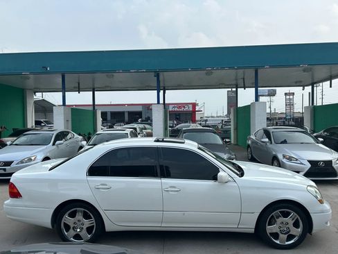 Used 2002 Lexus LS 430 RWD image 6