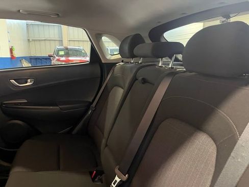 Used 2022 Hyundai Kona SEL w/ Convenience Package image 18