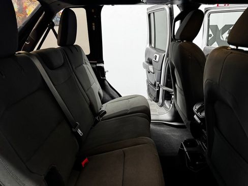 Used 2019 Jeep Wrangler Unlimited Sahara w/ Safety Group AWD/4WD image 48