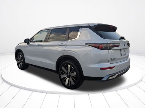 New 2026 Mitsubishi Outlander SE FWD image 5