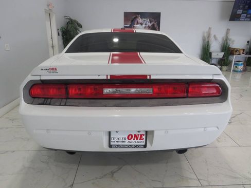 Used 2013 Dodge Challenger SXT RWD image 5