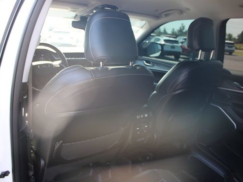 Used 2022 Jeep Grand Cherokee L Limited RWD image 27