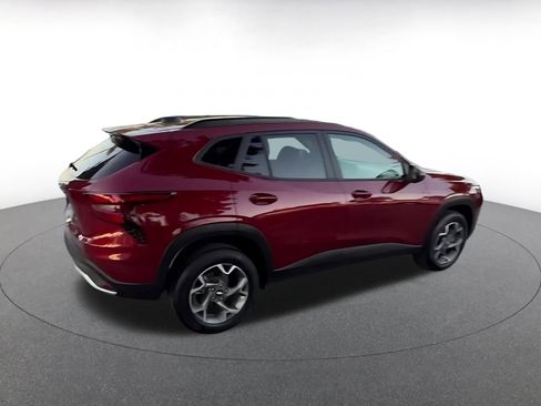 Used 2025 Chevrolet Trax LT image 15