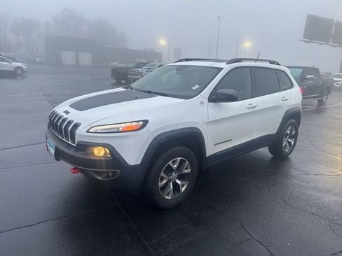 Used 2015 Jeep Cherokee Trailhawk w/ Comfort/Convenience Group image 4