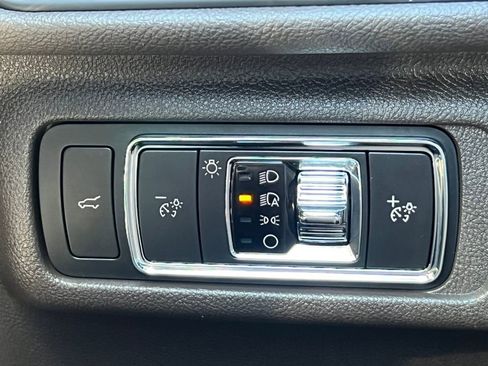 Used 2022 Lincoln Corsair Reserve w/ Equipment Group 201A image 17