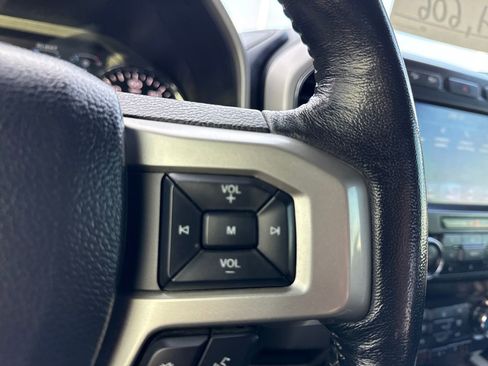 Used 2020 Ford F150 Lariat image 28