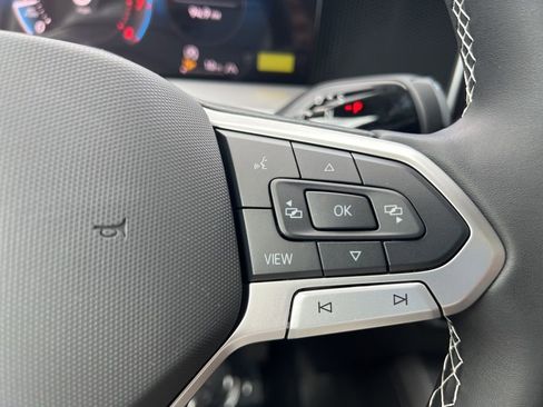 New 2025 Volkswagen Tiguan SE image 31