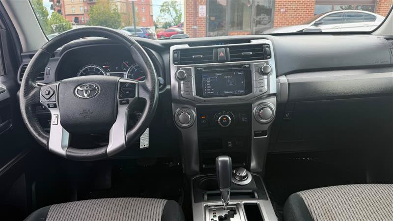 Used 2015 Toyota 4Runner SR5 AWD/4WD image 18
