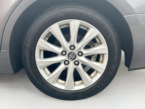 Used 2019 Toyota Camry LE FWD image 27