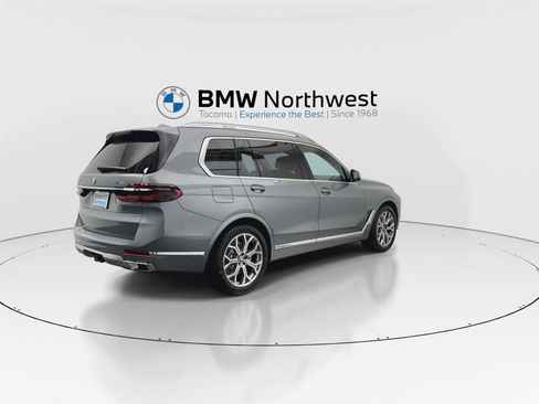 New 2026 BMW X7 xDrive40i w/ Premium Package image 3