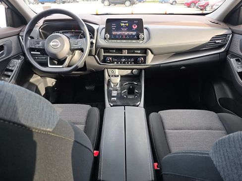 Used 2023 Nissan Rogue SV FWD image 5