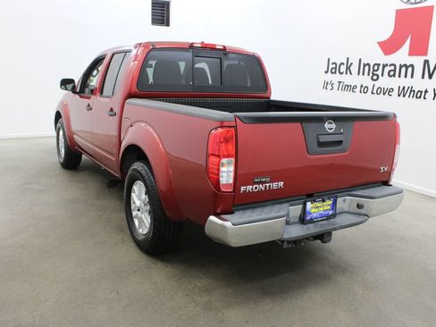 Used 2014 Nissan Frontier SV RWD image 3