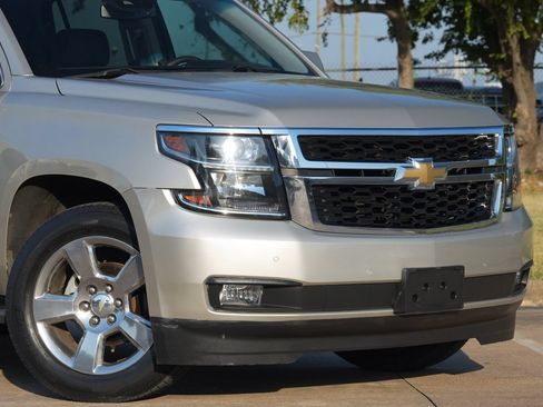 Used 2017 Chevrolet Tahoe LT w/ Luxury Package RWD image 18