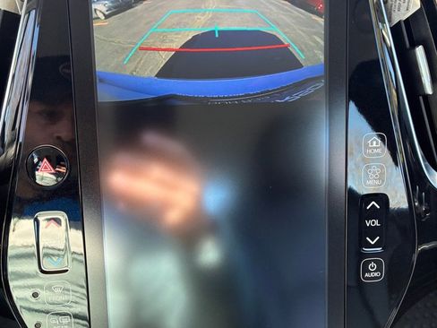 Used 2022 Toyota Prius Prime Limited image 23