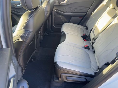 New 2026 Ford Escape SE w/ PHEV Premium Package image 9