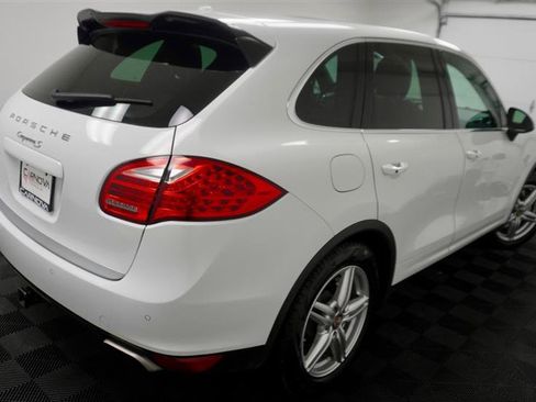 Used 2013 Porsche Cayenne S image 7
