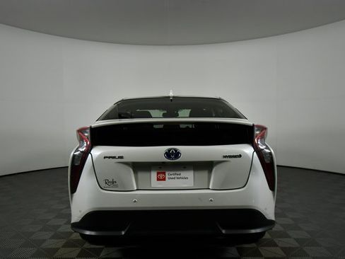 Used 2018 Toyota Prius Four Touring image 12