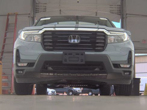 Used 2023 Honda Ridgeline RTL-E image 3