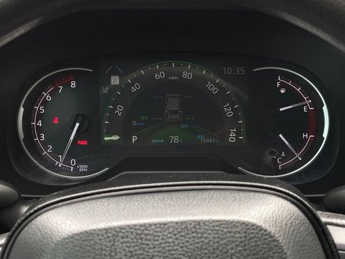 Used 2025 Toyota RAV4 LE FWD image 17