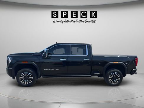 Used 2024 GMC Sierra 3500 Denali Ultimate AWD/4WD image 2