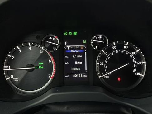 Used 2023 Lexus GX 460 Premium image 12