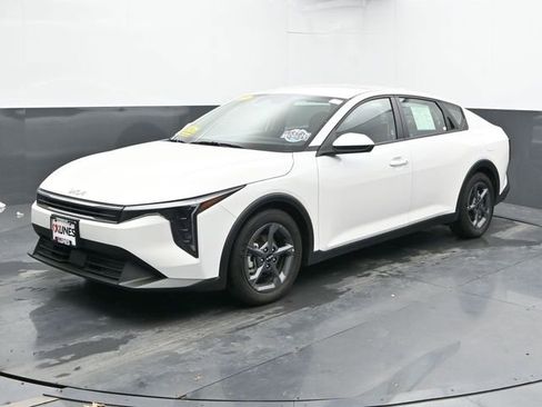 Used 2025 Kia K4 LXS image 6