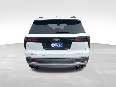 Used 2025 Chevrolet Traverse LT w/ Sun and Wheel Package image 5