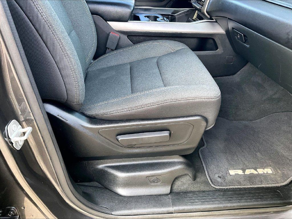 Used 2020 RAM 1500 Big Horn AWD/4WD image 36
