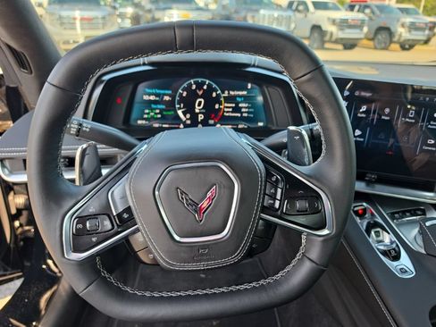 Used 2024 Chevrolet Corvette Stingray Premium Conv w/ Z51 Performance Package RWD image 18
