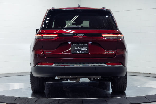Used 2023 Jeep Grand Cherokee Limited w/ Luxury Tech Group II AWD/4WD image 7