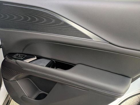 Certified 2025 Cadillac Lyriq Luxury image 27