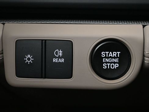 Certified 2024 Porsche Panamera image 25