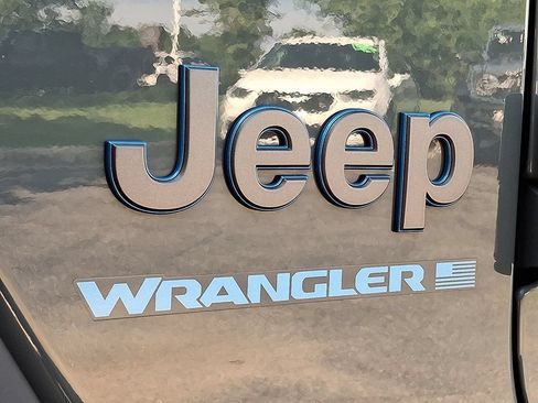 Used 2024 Jeep Wrangler Unlimited Rubicon 4xe AWD/4WD image 30