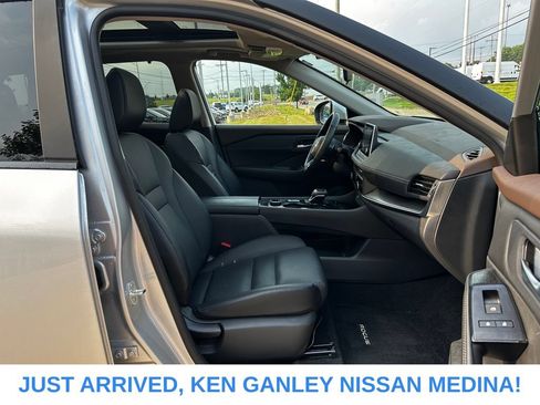 Certified 2023 Nissan Rogue SV w/ SV Premium B Package AWD/4WD image 22