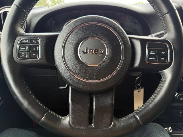 Used 2016 Jeep Wrangler Unlimited Sahara w/ Connectivity Group AWD/4WD image 10
