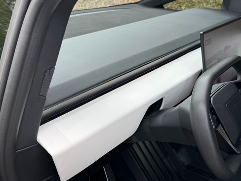 Used 2024 Tesla Cybertruck AWD Crew Cab image 25