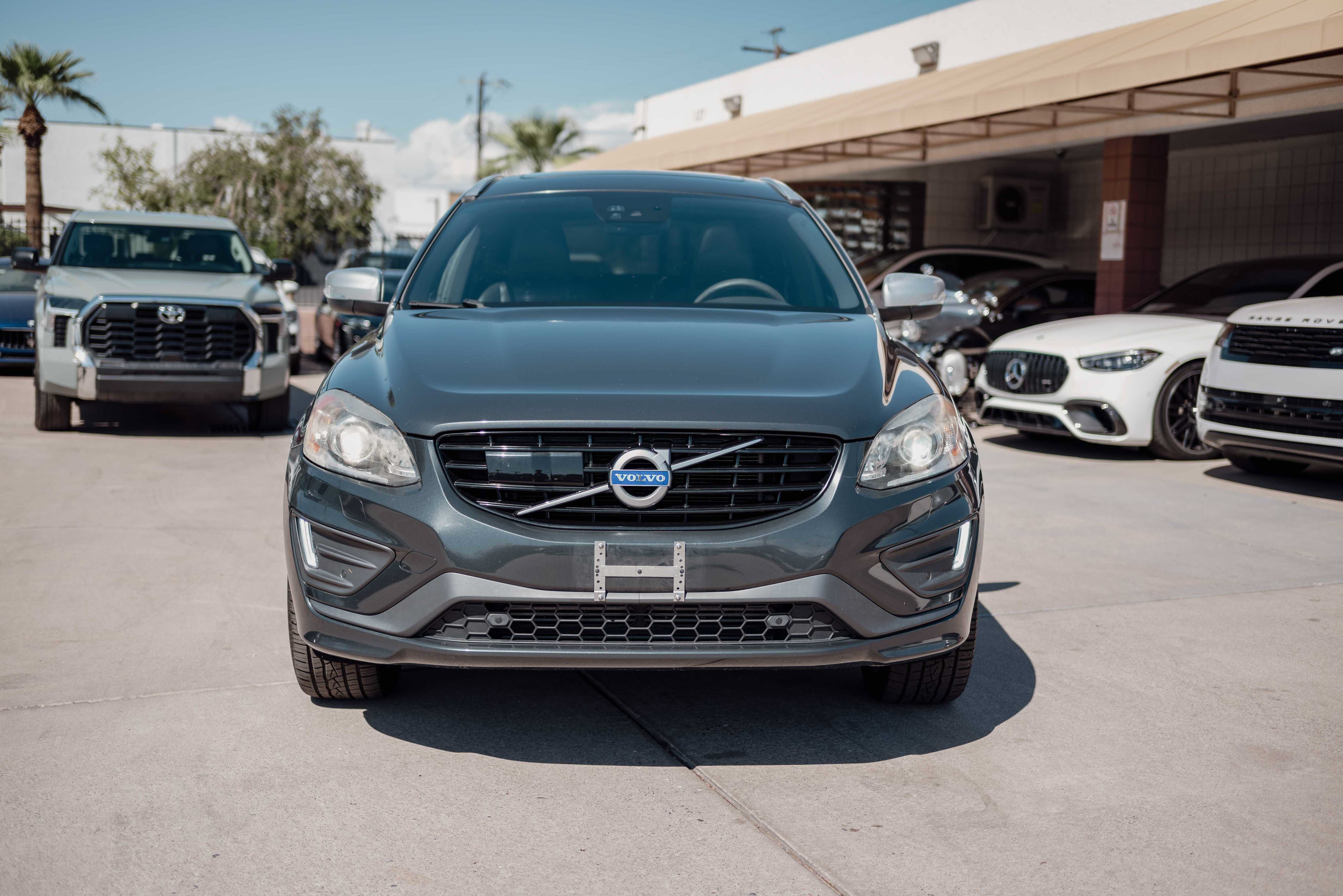 Used 2016 Volvo XC60 T6 R-Design Platinum w/ Climate Package AWD/4WD image 2