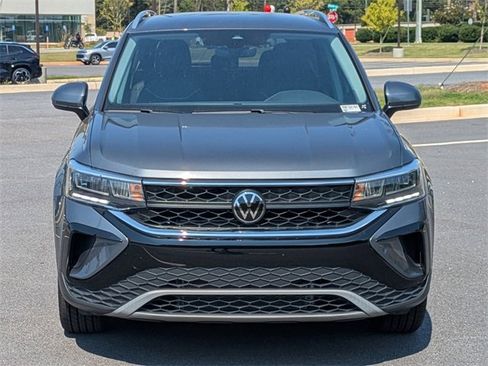 Used 2024 Volkswagen Taos SE image 9