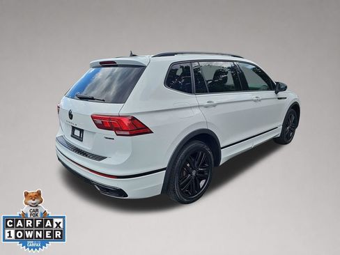 Used 2022 Volkswagen Tiguan SE R-Line AWD/4WD image 4