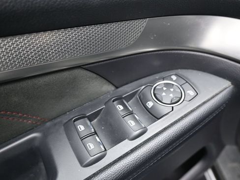 Used 2018 Ford Explorer XLT w/ Equipment Group 202A FWD image 9