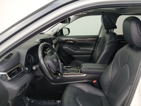 Used 2020 Toyota Highlander Limited image 21