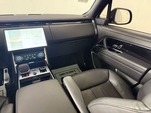 Certified 2023 Land Rover Range Rover SE image 27